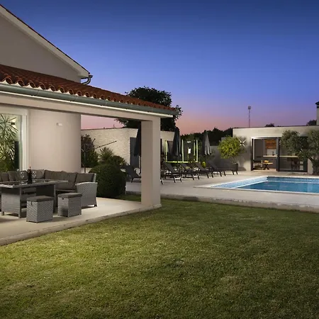 Holiday home Ana Fazana
