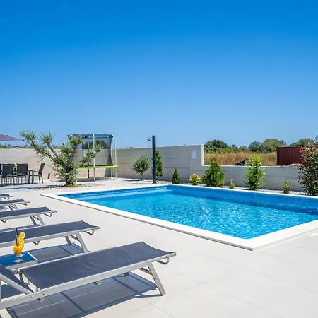 Holiday home Ana *