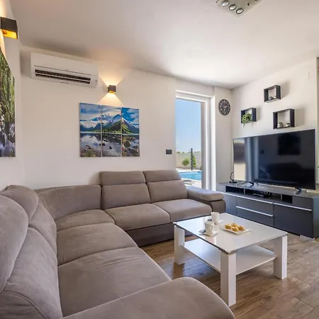 Holiday home Ana Fazana