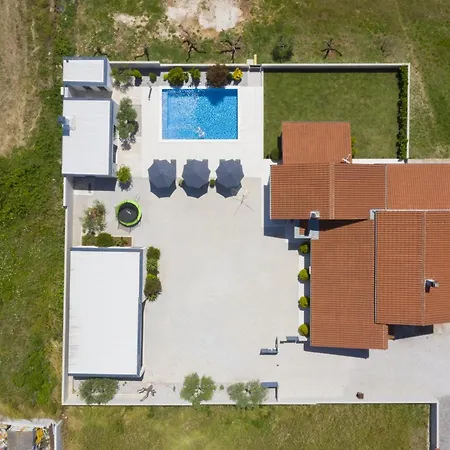 בית נופש Ana *